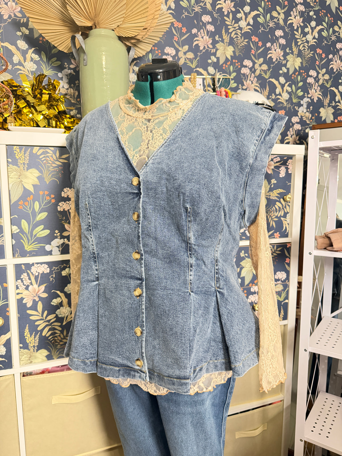 Diana Floral Lace Mesh Top Curvy