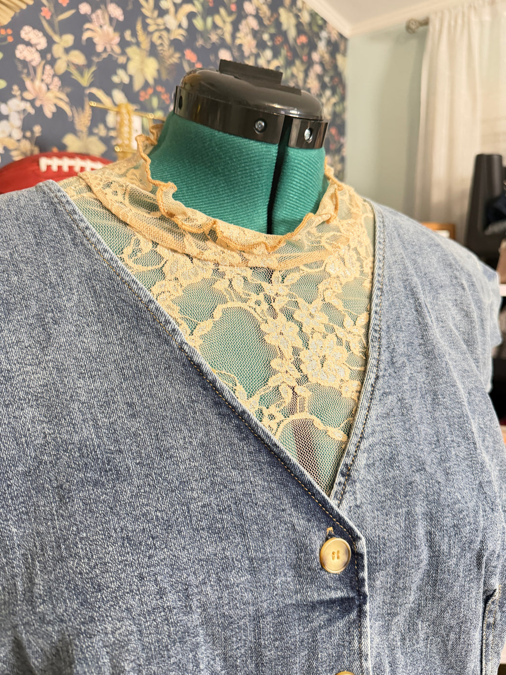 Diana Floral Lace Mesh Top Curvy